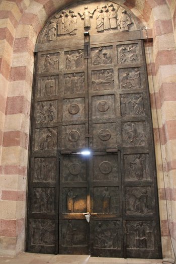 Hauptportal Hauptportal