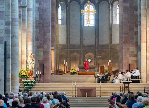 Heilige Messe zum Pfingstfest 2023 im Dom zu Speyer mit Bischof Dr. Karl-Heinz Wiesemann